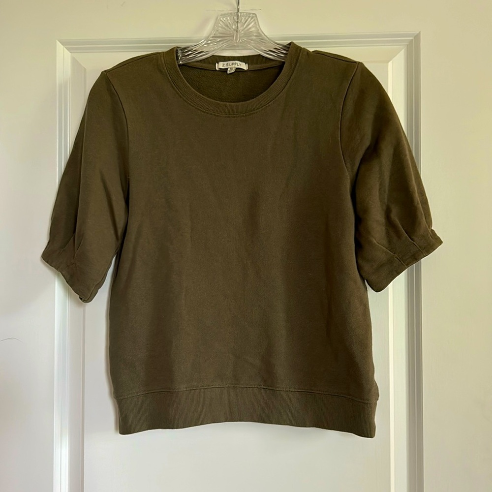 Z Supply sweatshirt XS army green. SO cute w/pin tucked sleeves!